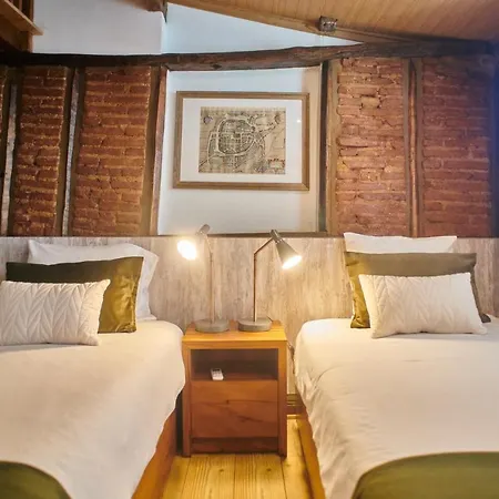 Casa Da Praca Velha 招待所 *