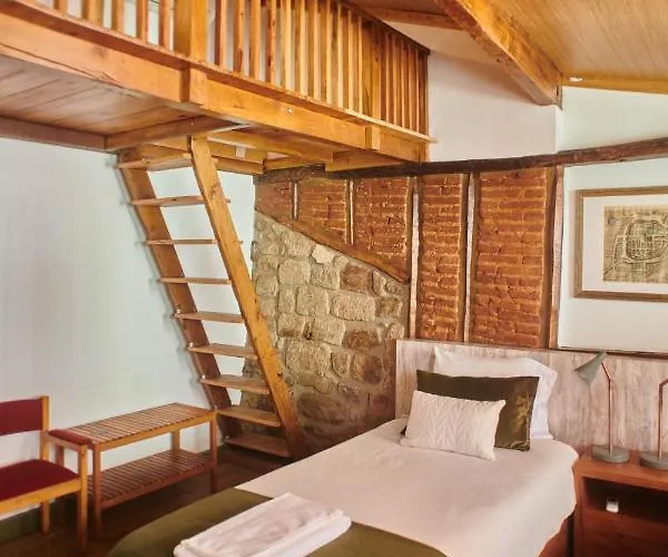 Casa Da Praca Velha بيت ضيافة